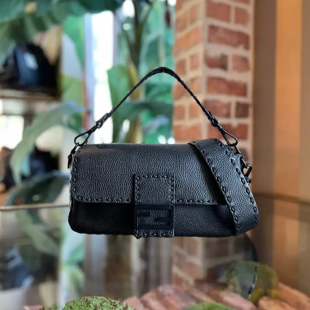 FENDI Baguette Black Cuoio Romano Selleria Shoulder Bag
